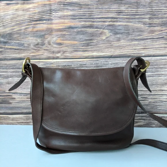 Coach Brown Leather Interior - Picture 6 of 11